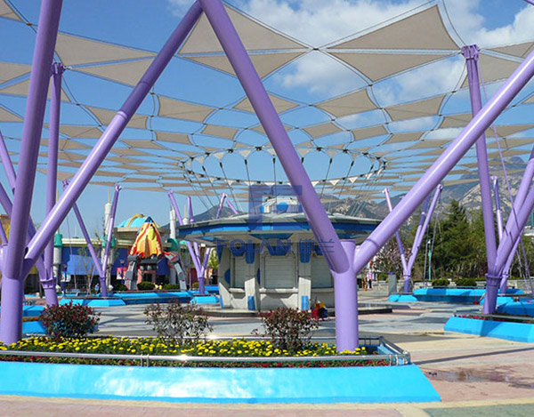 The amusement park landscape